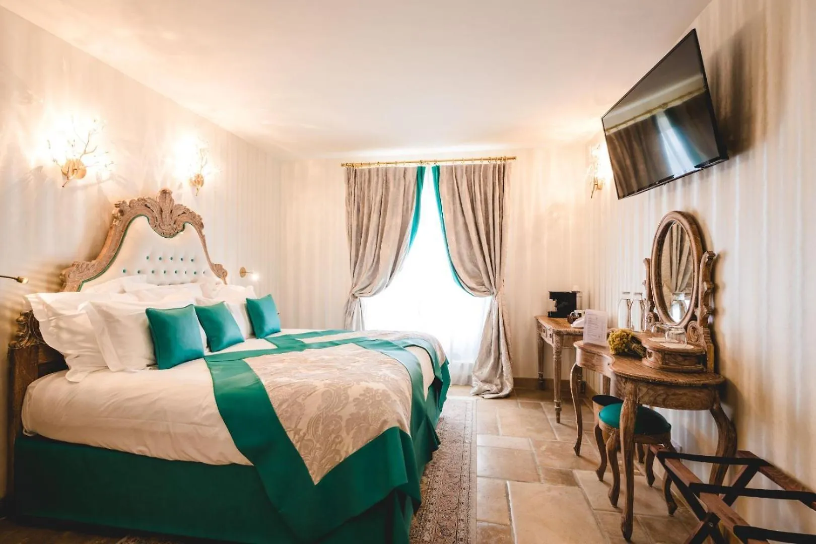 Le Palais D'Aglae, Hotel De Charme Gordes