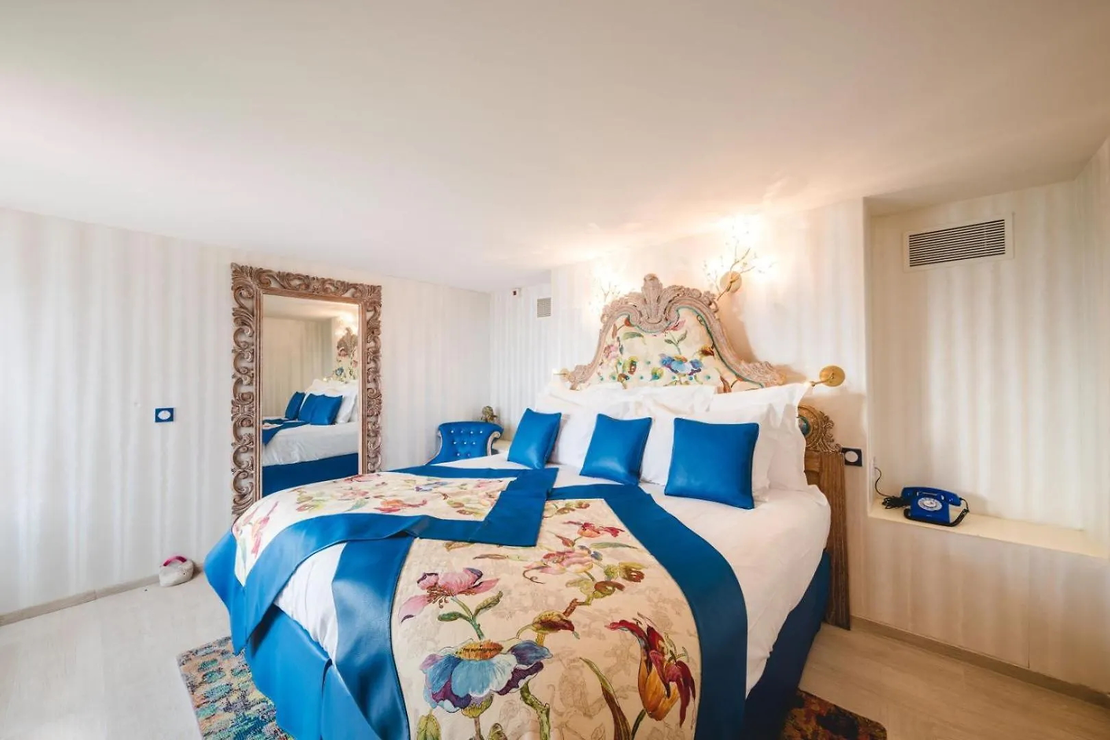 ****  Le Palais D'Aglae, Hotel De Charme Gordes France