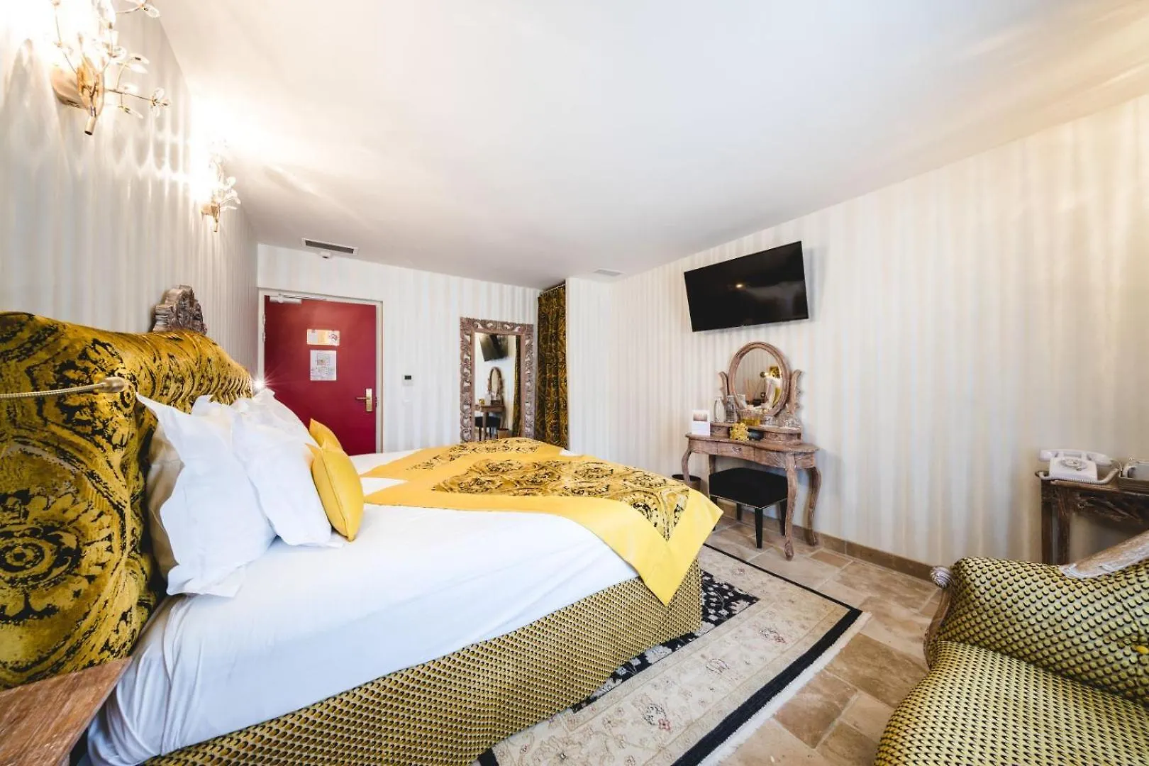 Le Palais D'Aglae, Hotel De Charme Gordes